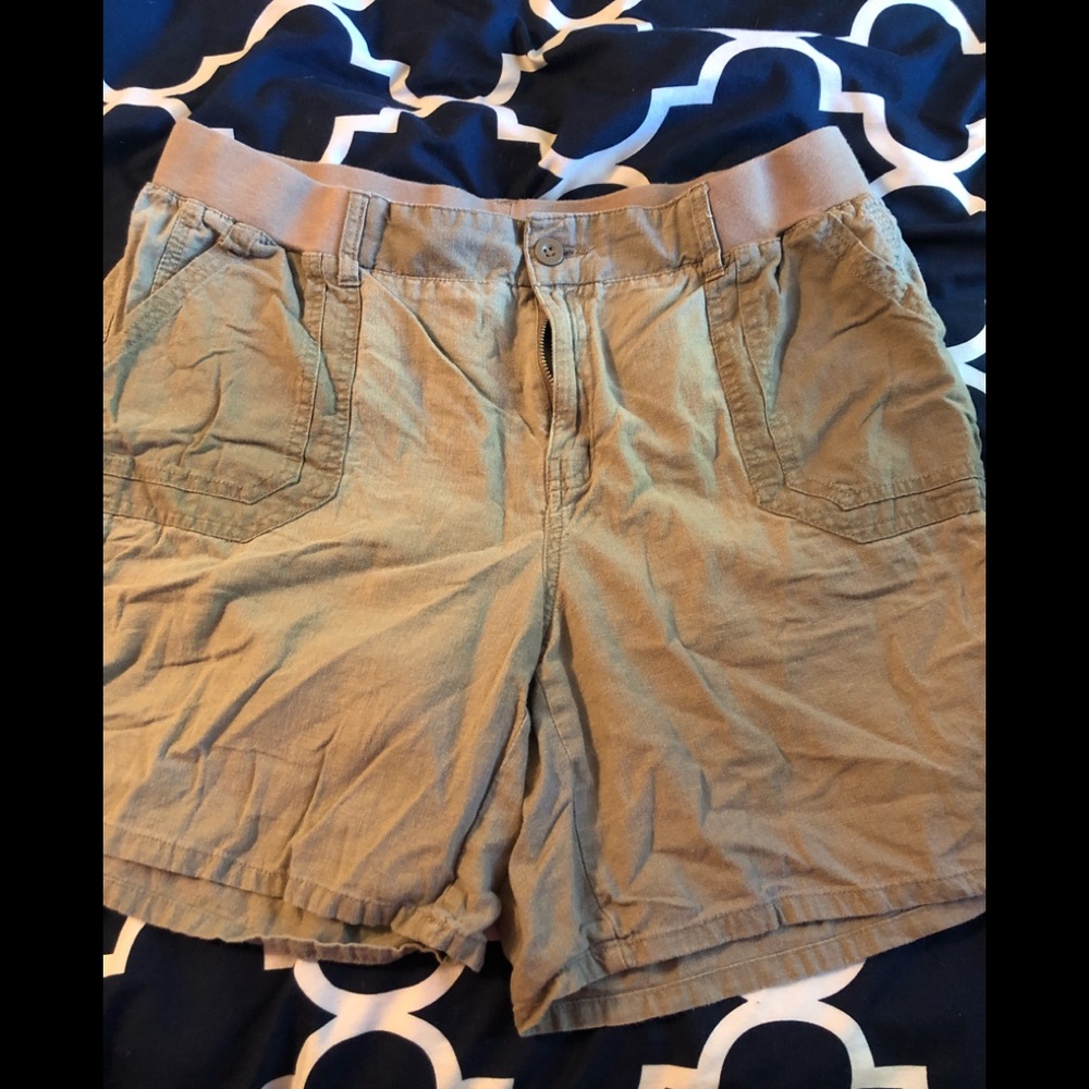 Tan elastic band waist button and zip fly shorts